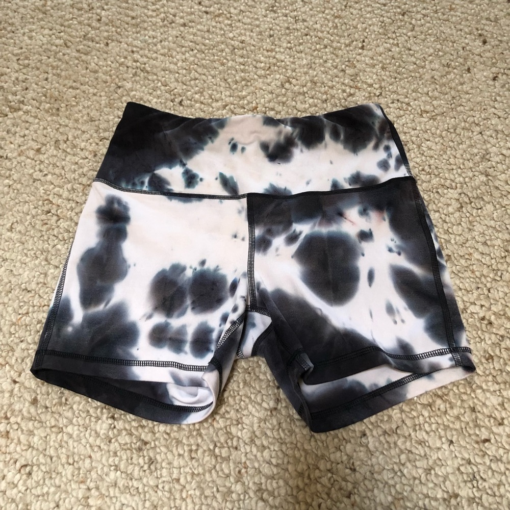 BNWOT Tie dye biker shorts size small